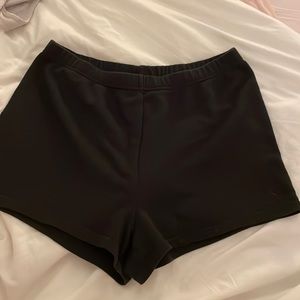 Aritzia AiryAF Tna Shorts 3”